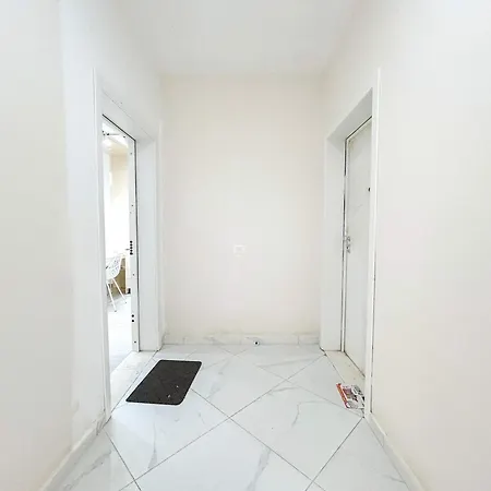 Apartament The Melting Horizon Golem (Tirana)