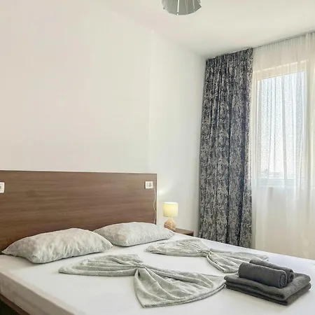 Apartament The Melting Horizon Golem (Tirana)