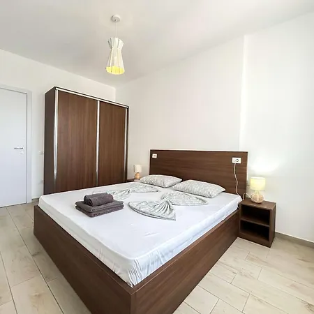 The Melting Horizon Apartament Golem (Tirana)